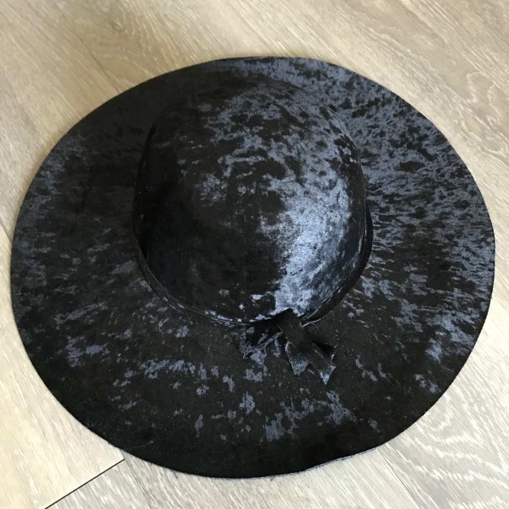 Black Wide Brimmed Hat
